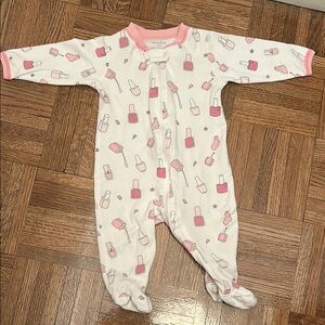 noomie make up pink and white footie one piece size 3-6 months